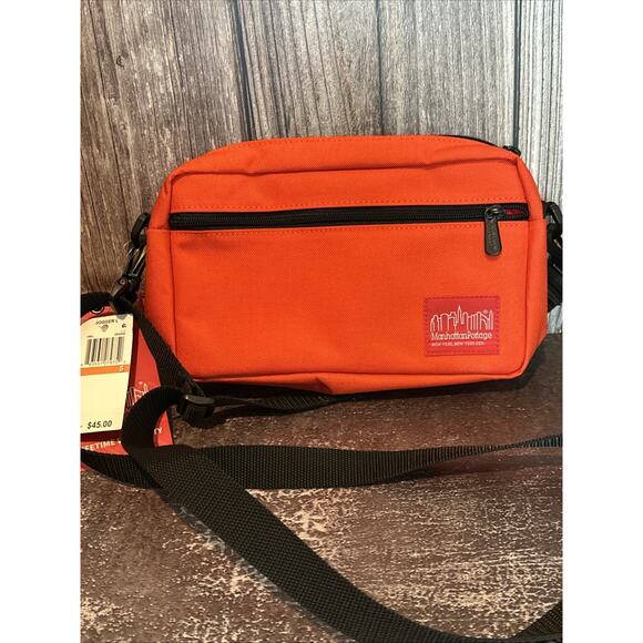 Manhattan Portage Jogger Large JPN Sling Bag Stylish Water-Resistant $45 NWT - Picture 1 of 3